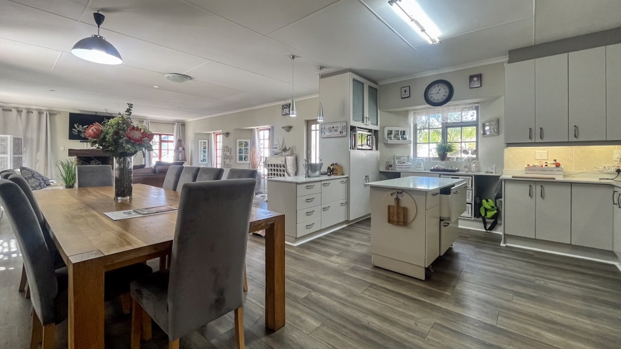 To Let 4 Bedroom Property for Rent in Country Club Western Cape